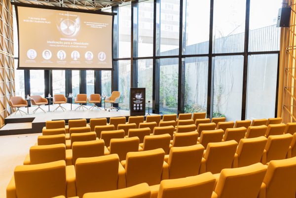 Sala do simpósio clínico to be. 7 de março
