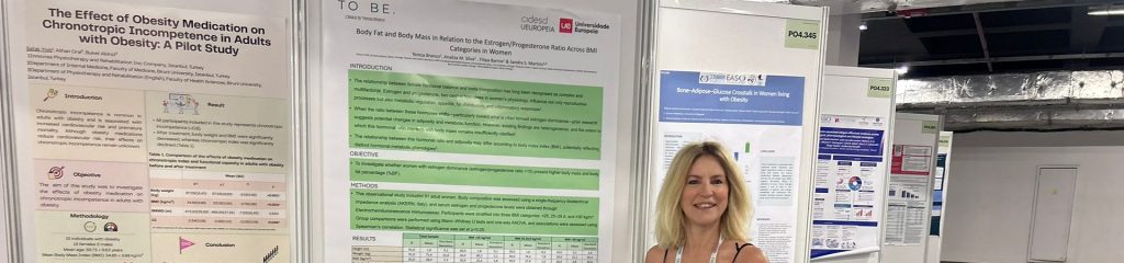 Teresa Branco, diretora da TO BE., junto ao poster científico sobre estrogénio, progesterona e composição corporal apresentado no Congresso Europeu de Obesidade 2026, em Istambul